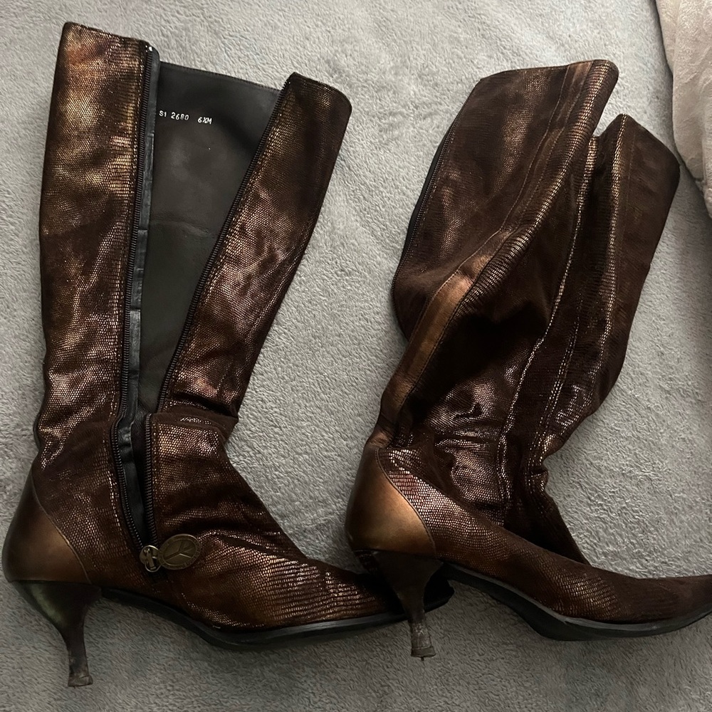 Donald J. Pliner Leda Boots